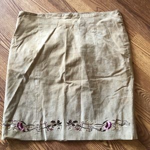 Suede skirt with embroidery, lined, 18/20